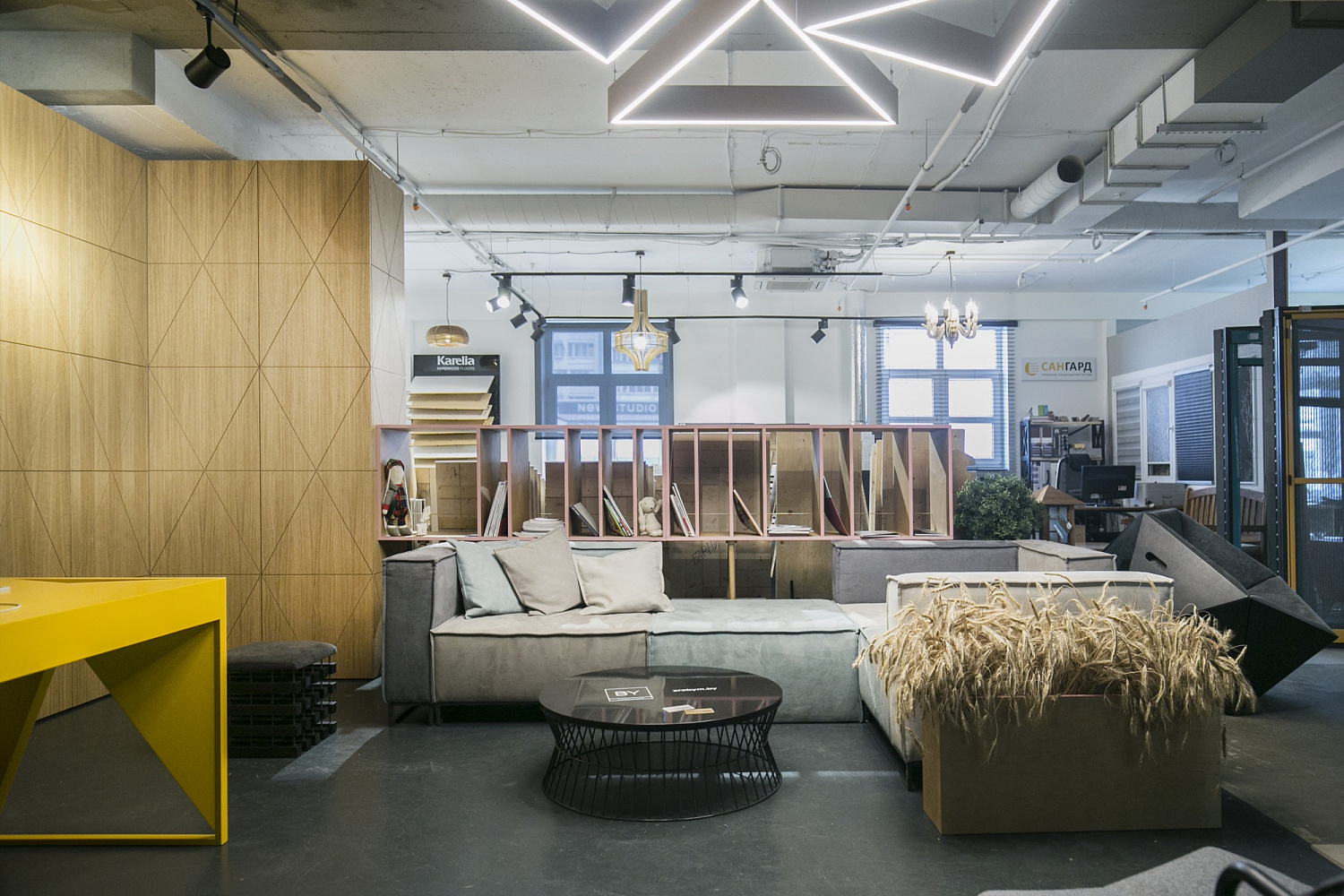 BY_FURNITURE SHOWROOM