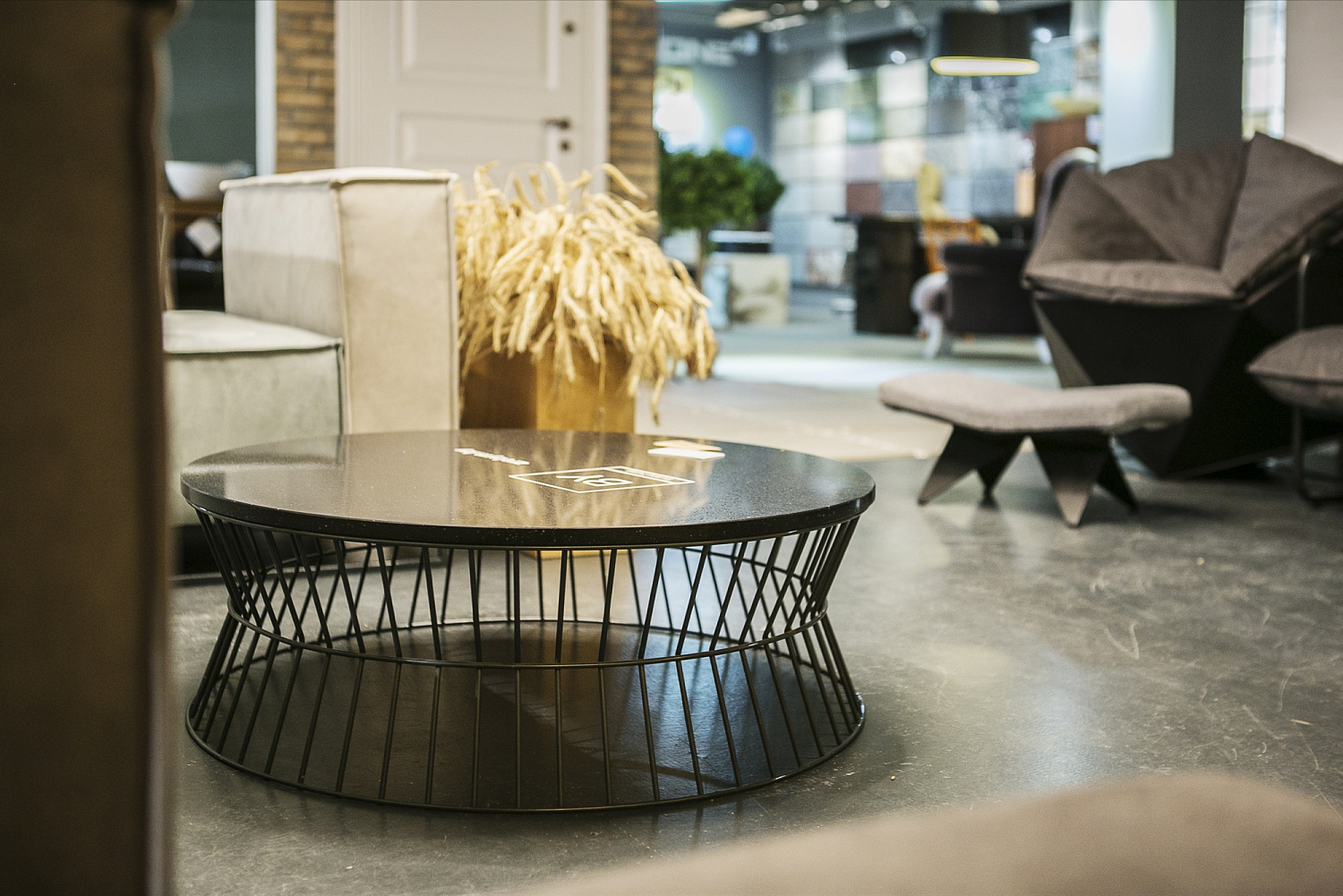 BY_FURNITURE SHOWROOM