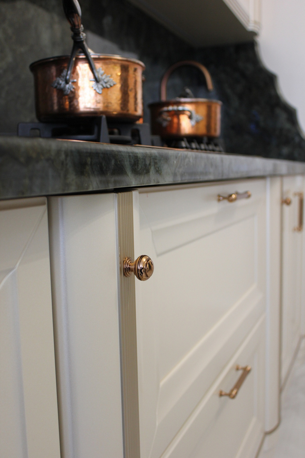 KITCHEN EGO (replica)