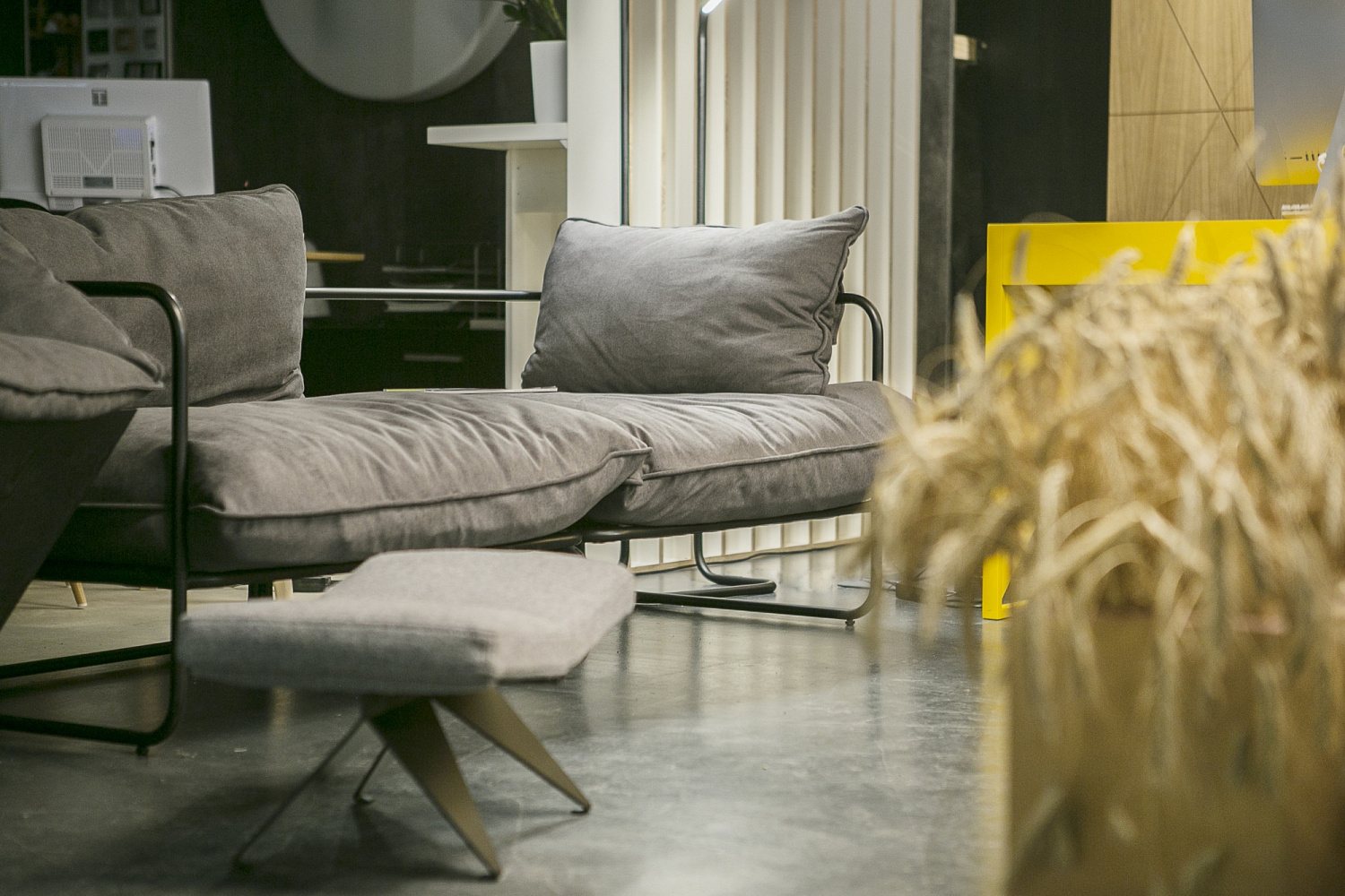 BY_FURNITURE SHOWROOM