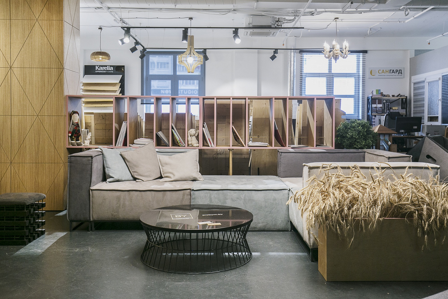 BY_FURNITURE SHOWROOM